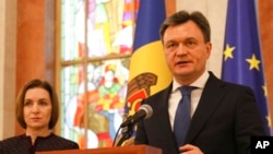  Президент Молдовы Майя Санду и кандидат на пост премьер-министра страны Дорин Речан 
