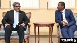 বাংলাদেশের পররাষ্ট্র প্রতিমন্ত্রী মো. শাহরিয়ার আলম এবং বতসোয়ানার প্রতিমন্ত্রী লেমোগাং কোয়াপ
