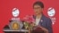 Menteri Luar Negeri RI, Retno Marsudi, membacakan hasil pertemuan 32nd ASEAN Coordinating Council Meeting kepada wartawan di Jakarta pada 3 Februari 2023. (VOA/Indra Yoga)