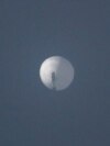资料照片：2023年2月1日飞过蒙大拿州上空的中国气球。（路透社照片）