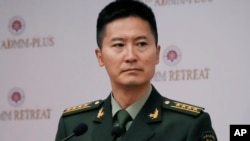 资料照片：2022年11月22日，中国国防部发言人谭克非在柬埔寨暹粒举行的东盟国防部长会议举行的新闻发布会上。（美联社照片）