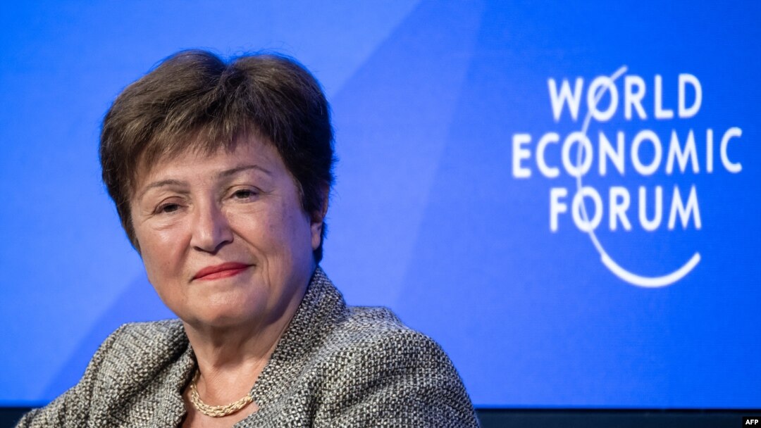 Direktur Pelaksana Dana Moneter Internasional (IMF) Kristalina Georgieva menghadiri sesi pertemuan tahunan Forum Ekonomi Dunia (WEF) di Davos, 17 Januari 2023. (Fabrice COFFRINI / AFP)