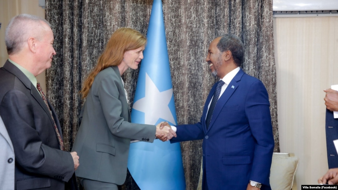 Sawirka kulan sanadkii hore dhex-maray Xasan Sheekh iyo Samantha Power 