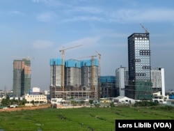 FILE: High-rise buildings are under construction at road 60-meter in Phnom Penh, on February 2, 2023. (Lors Liblib/VOA khmer)