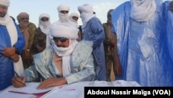  La Coordination des mouvements de l'Azawad est l'un des principaux signataires de l'accord de paix signé en 2015 entre l'ex-rébellion touareg et le gouvernement malien.