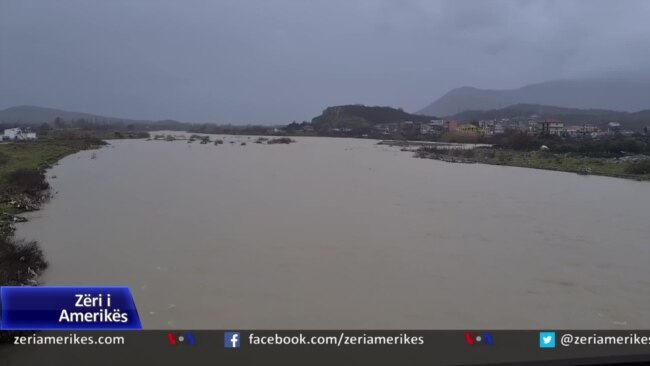 Shqipëri, paralajmërohet përkeqësimi i situatës për shkak të reshjeve