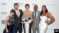 Cast members, from left, Joey King, Channing Tatum, Maggie Gyllenhaal, Jamie Foxx and Garcelle Beauvais attend the "White House Down" premiere at the Ziegfeld Theatre, June 25, 2013 in New York.