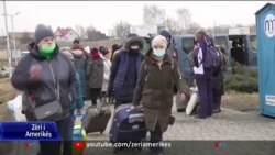 Bombardimet ruse ndaj Ukrainës, mijëra gra dhe fëmijë largohen nga vendi