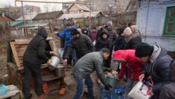 Nga pháo kích, cản trở nỗ lực giúp đỡ cư dân bị mắc kẹt ở Mariupol - Bản tin VOA