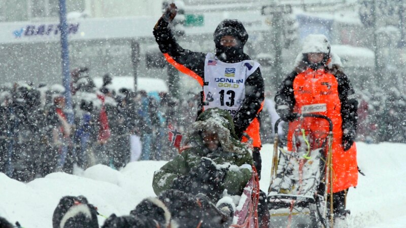 They're Off: Mushers Begin Trek to Nome; Seavey Seeks Record