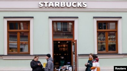 Starbucks se retira de Rusia, cierra 130 cafeterías