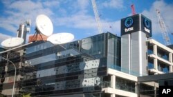 Eksterior gedung TVNZ di Auckland, Selandia Baru, 20 April 2017. Pemerintah Selandia Baru akan menggabungkan televisi dan radio publik menjadi satu organisasi baru yang diharapkan akan dapat menjangkau khalayak yang lebih muda. (Doug Sherring/NZ Herald via AP)