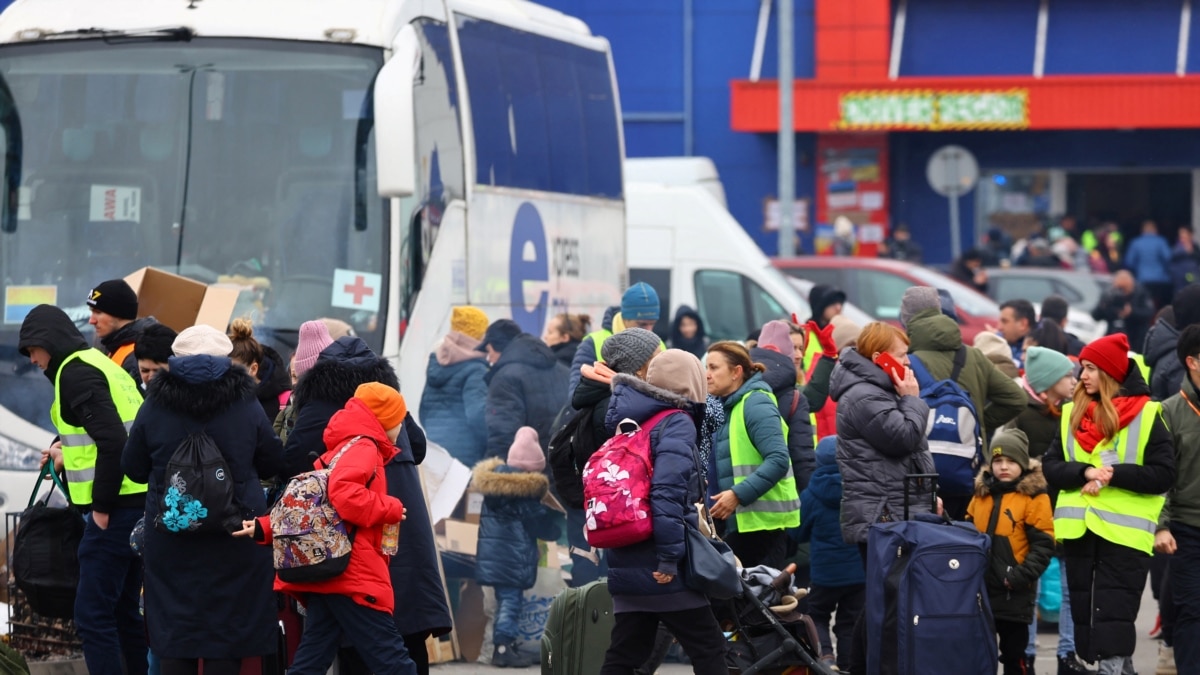 Polska przyjmuje uciekających Ukraińców, ponieważ Europa stoi w obliczu największego kryzysu uchodźczego od 1945 r.