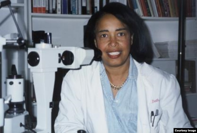 Dr. Patricia Bath, seen here at her Los Angeles home in 1994, invented a new device and technique for cataract surgery. (Photo NIH)