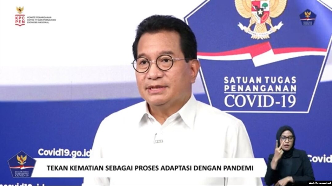 FILE - Jubir Satgas Penanganan COVID-19 Prof Wiku Adisasmito. (VOA)