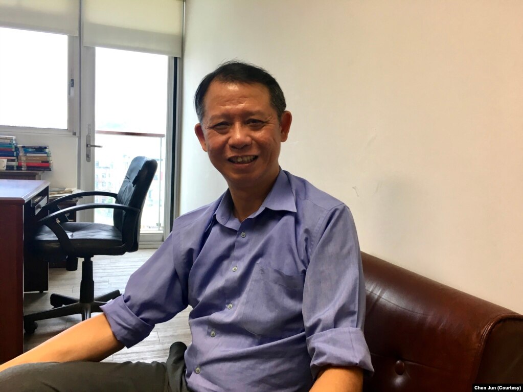 台湾大学政治系副教授陈世民。（陈筠摄）(photo:VOA)