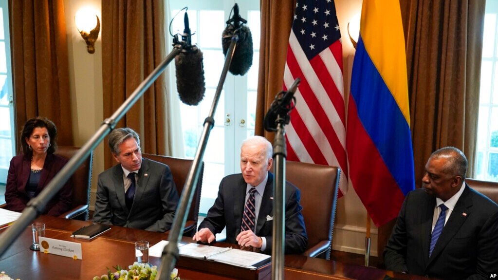 Savunma Bakanı Lloyd Austin ve Dışişleri Bakanı Antony Blinken, Biden yönetiminin Ukrayna'ya gönderebileceği öne sürülen yetkililer arasında.