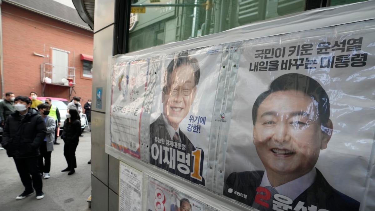 South Korea Holds ‘Election of the Unfavorables’