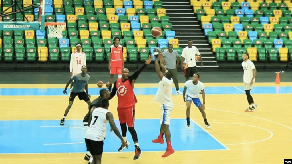 The Kigali-based club team Rwanda Energy Group (REG), shown at practice, will make its debut in the BAL’s 2022 season. (VOA)