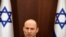 Premye Minis Israelyen an Naftali Bennett pandan yon reyinyon kabine a nan biwo Premye Minis la nan vil Jerusalem, Dimanch 6 Mas 2022. 