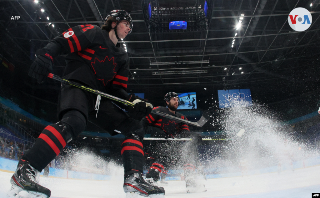 El equipo canadiense de Hockey sobre hielo se enfrenta a China en la competencia masculina.