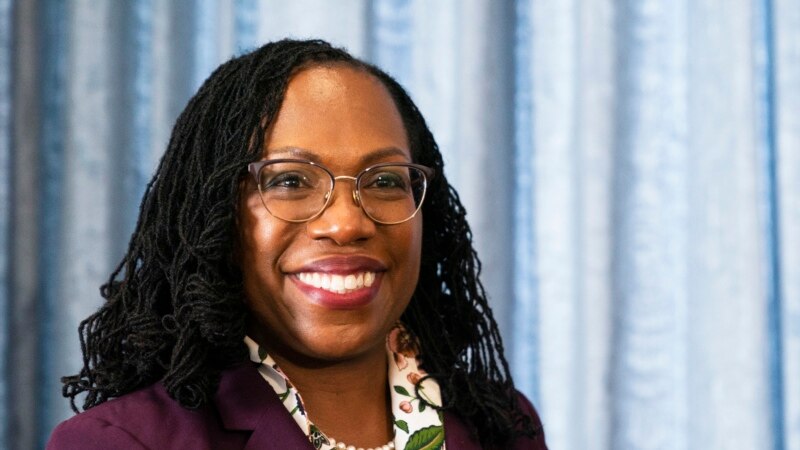 La juge africaine-américaine Ketanji Brown Jackson se rapproche de la Cour suprême