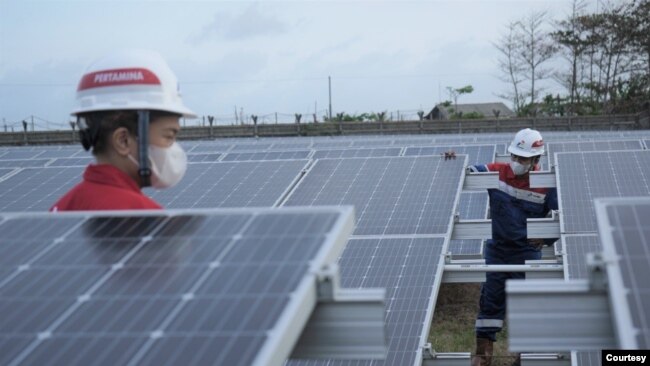 PLTS menjadi salah satu strategi Pertamina mencapai target bauran energi. (Foto: Pertamina)