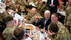 Tổng thống Biden thăm lính Mỹ đang bảo vệ sườn đông của NATO