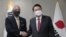 윤석열 한국 대통령 당선인(오른쪽)이 11일 크리스토퍼 델 코소 주한 미국 대사대리를 만났다.
