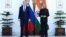 Ngoại trưởng Ấn Độ Subrahmanyam Jaishankar (phải) và Ngoại trưởng Nga Sergei Lavrov gặp nhau ở New Delhi, 1/4/2022. 