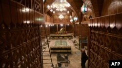 Renovasi di pemandian Turki al-Nahhasin (hammam), di kota tua kota Aleppo, Suriah utara, 8 Desember 2021. (AFP)/ilustrasi. Seruan-seruan untuk memperbaiki tempat-tempat pemandian umum di Mosul, Irak, semakin gencar terdengar.