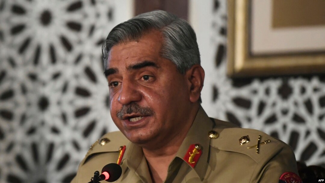 بابر افتخار وويل، "حکومت ته يې خواست کړی چې د ارشد شريف د وژنې په پلټنو کې دې د ARY چېنل مشر [چيف اېګزېکټيو] سلمان اقبال شامل کړی شي او بیرته دې ملک ته راوستل شي".
