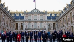 Лидеры стран ЕС на саммите в Версальском дворце, Париж, 11 марта 2022 года