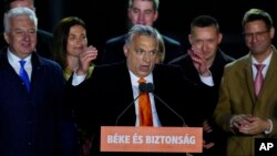 Premijer Mađarske Viktor Orban u obraćanju pristalicama posle proglašenja rezultata izbora 3. aprila 2022. (Foto: AP/Petr David Josek)
