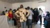 Militantes da FNLA em dia de eleição no partido em Malanje, Angola