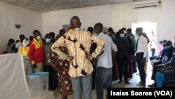 Militantes da FNLA em dia de eleição no partido em Malanje, Angola