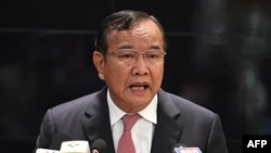 မြန်မာနိုင်ငံဆိုင်ရာ အာဆီယံအထူးကိုယ်စားလှယ် ကမ္ဘောဒီးယားဒုဝန်ကြီးချုပ်လည်းဖြစ်၊ နိုင်ငံခြားရေးဝန်ကြီးလည်းဖြစ်တဲ့ Prak Sokhonn (ယခင်ပုံဟောင်း)