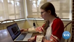 Ukrainian Teenager Watches Zelenskyy Appeal to US Lawmakers 