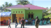 Kepolisian Daerah Sulawesi Tengah membantu renovasi rumah mantan napiter di Poso. (Foto: Courtesy/Humas Polres Poso)