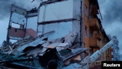 Yavoriv စစ်ရေးလေ့ကျင့်စခန်း တိုက်ခိုက်ခံရပြီး ပျက်စီးသွားတဲ့ အဆောက်အဦတခု။ (မတ် ၁၃၊ ၂၀၂၂)