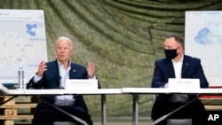 美国总统拜登与波兰总统杜达参加有关如何处理俄罗斯入侵乌克兰造成的人道危机的圆桌会议。(2022年3月25日)