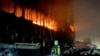 Kiev'de vurulan alışveriş merkezinde büyük bir yangın çıktı.