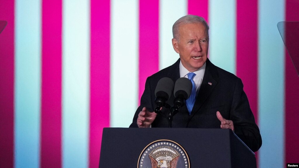 Nga fjalimi në Poloni i Presidentit Biden më 26 mars 2022 pas fillimit të sulmit të Rusisë në Ukrainë