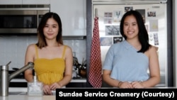 Debbie Tanudirjo (kiri) dan Elizabeth 'Liz' Margaretha asal Surabaya membangun usaha kecil menengah ice cream di kota New York.