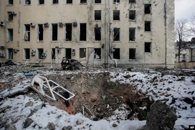 Situasi di Kharkiv, Ukraina yang terkena bom, 16 Maret 2022 (AP/Pavel Dorogoy)
