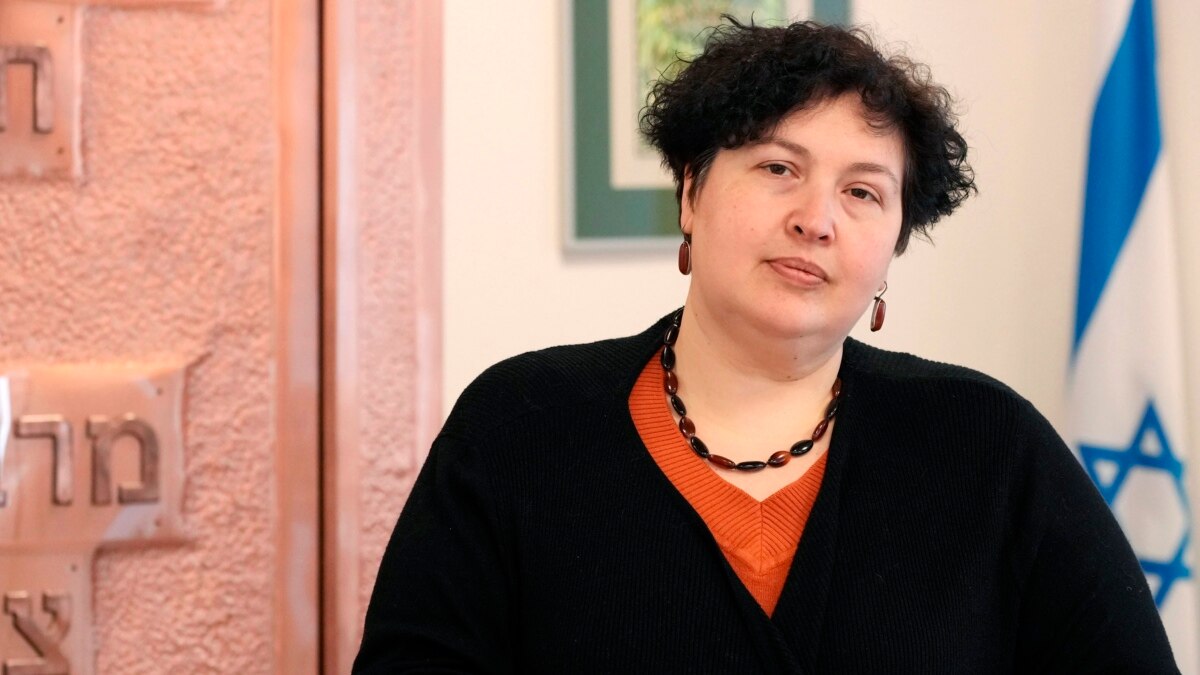 Ukraine's Only Woman Rabbi Among the Many Jews Fleeing War - Vimarsana News