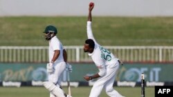 দক্ষিণ আফ্রিকা ও বাংলাদেশের মধ্যকার ডারবান টেস্টের প্রথম দিন.