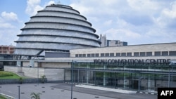 Ces dernières années, le pays a notamment inauguré le Kigali Convention Center (photo), le stade de cricket de Gahanga et la Kigali Arena.