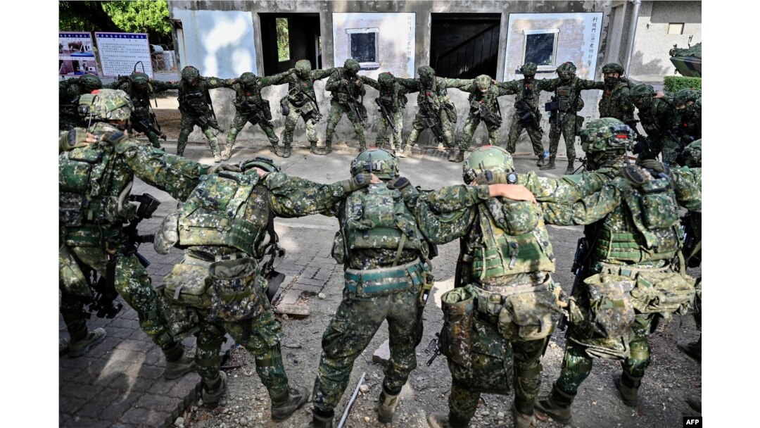 Tentara Taiwan di sebuah pangkalan militer di Kaohsiung pada 6 Januari 2022. (Foto: AFP)