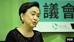 香港民主党前主席刘慧卿表示，特首林郑月娥主持的高官疫情记者会未能释除市民疑虑 (美国之音/汤惠芸)